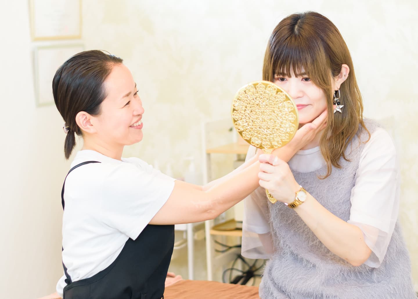 美肌再生小顔ケアってどんな施術?